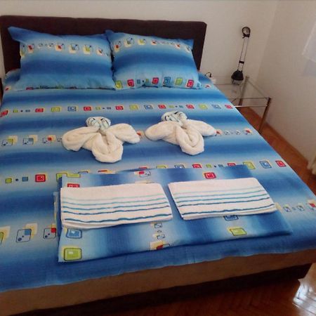 נובי סאד Hostel Corner 021 מראה חיצוני תמונה