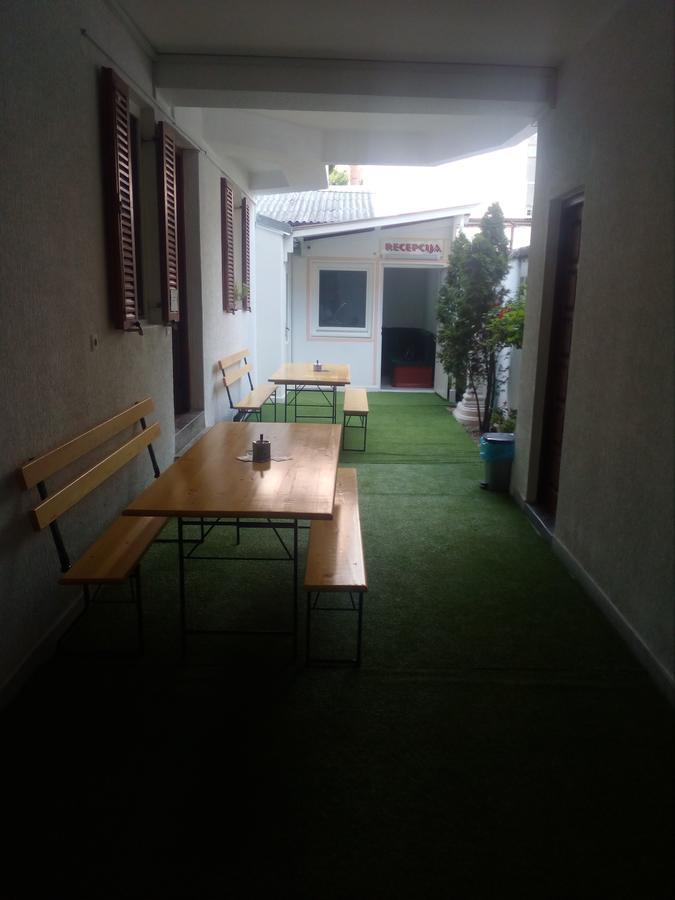 נובי סאד Hostel Corner 021 מראה חיצוני תמונה