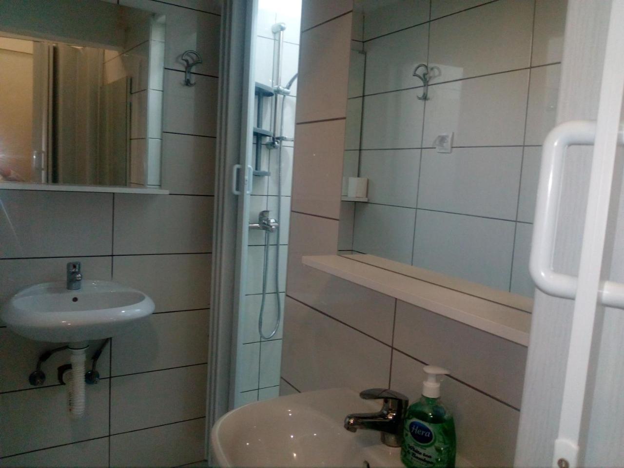נובי סאד Hostel Corner 021 מראה חיצוני תמונה
