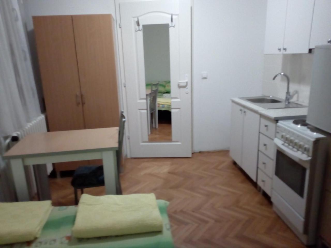 נובי סאד Hostel Corner 021 מראה חיצוני תמונה